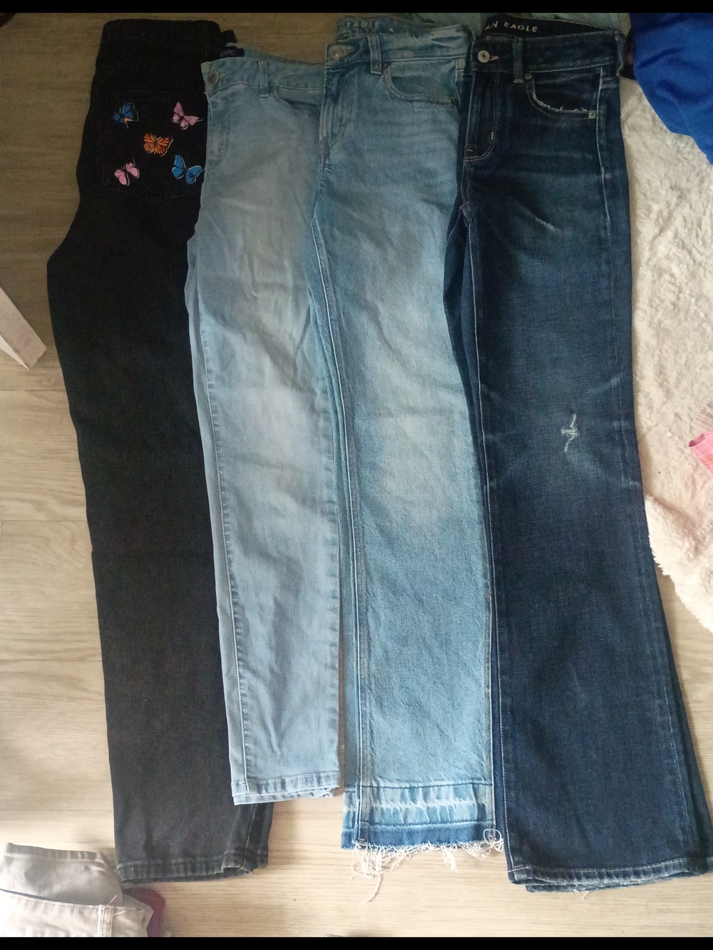 Woman's Size Small (4&5) Jeans Bundle
